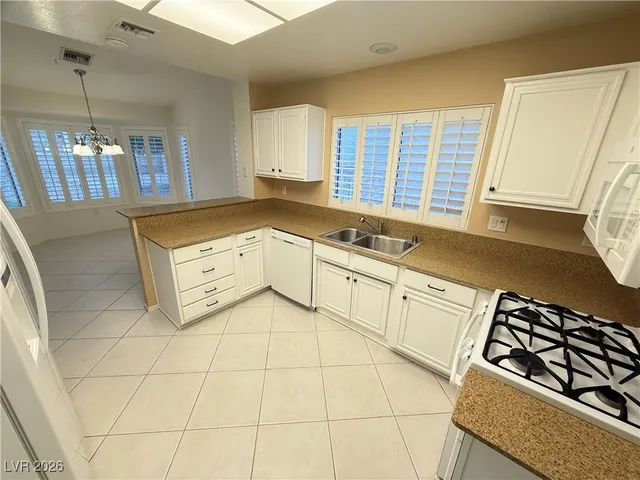 $2,200 | 8505 Gull Drive, Las Vegas, NV 89134