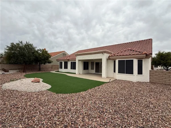 $2,248 | 8505 Gull Drive, Las Vegas, NV 89134