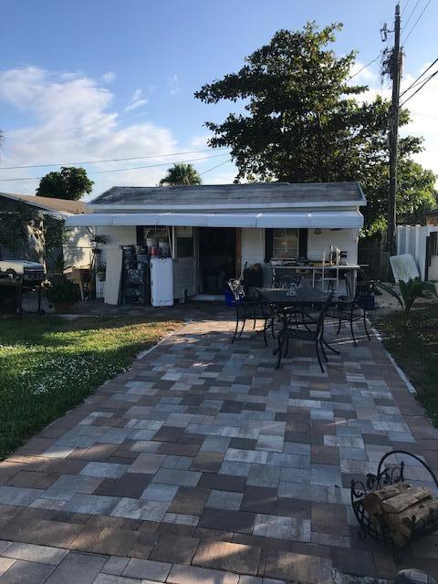 1141 Cheryl Road Haverhill, FL 33417 - Photo 17 of 20 storage shed