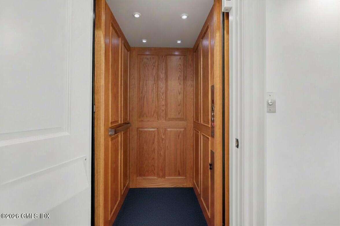 50 Sound View Drive, Unit 2 SOUTH Greenwich, CT 06830 - Photo 13 of 23 Elevator