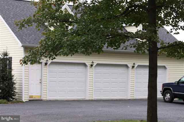 198 East Yellowbreeches Road Carlisle, PA 17015 - Photo 3 of 25 Gallery Image 3
