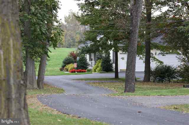 198 East Yellowbreeches Road Carlisle, PA 17015 - Photo 4 of 25 Gallery Image 4