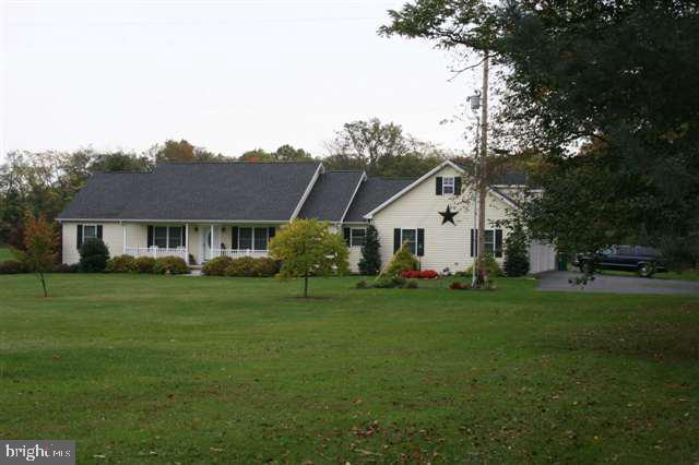 198 East Yellowbreeches Road Carlisle, PA 17015 - Photo 7 of 25 Gallery Image 7