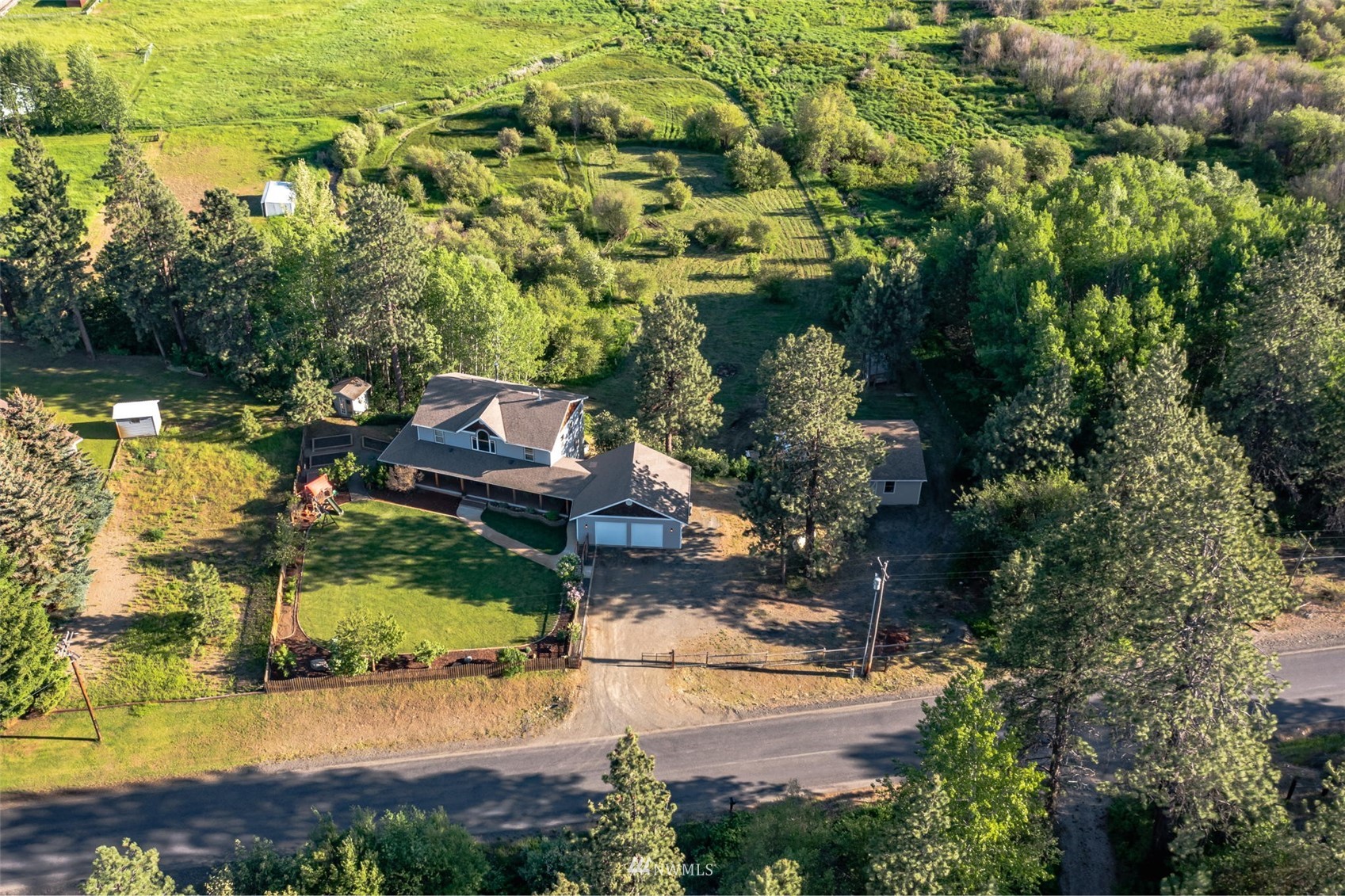 970 Lambert Road Cle Elum, WA 98922 - Photo 3 of 40