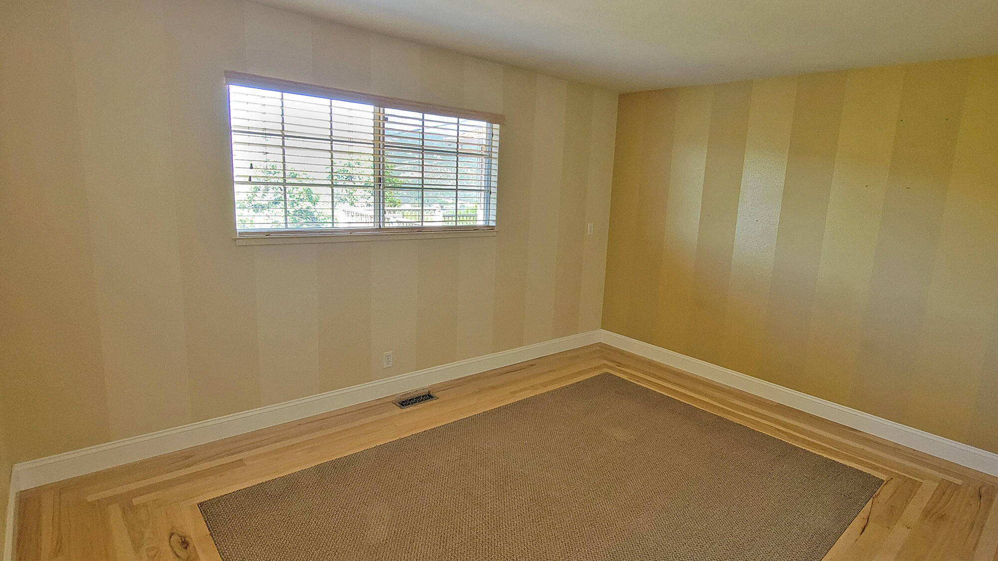 15723 Highland Point Way Redding, CA 96001 - Photo 23 of 40 bed3