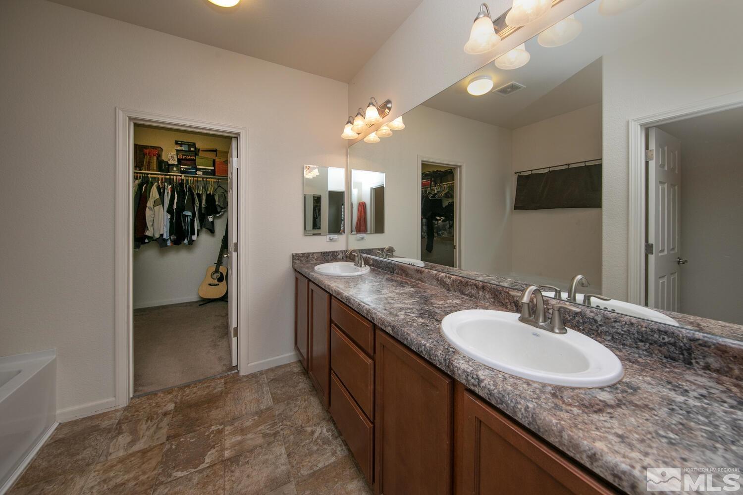 18548 Outpost Court Reno, NV 89508 - Photo 5 of 31 Photo 5