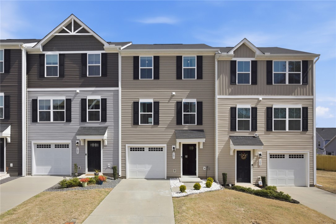 107 Sproles Lane Easley, SC 29642 - Photo 2 of 33