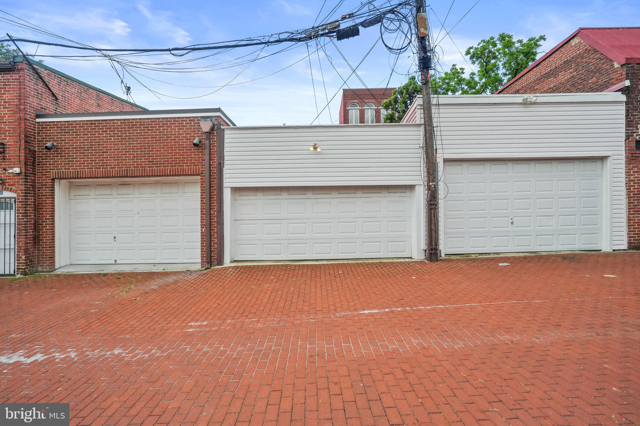 628 A Street Northeast Washington, DC 20002 - Photo 14 of 29 a backyard of a house