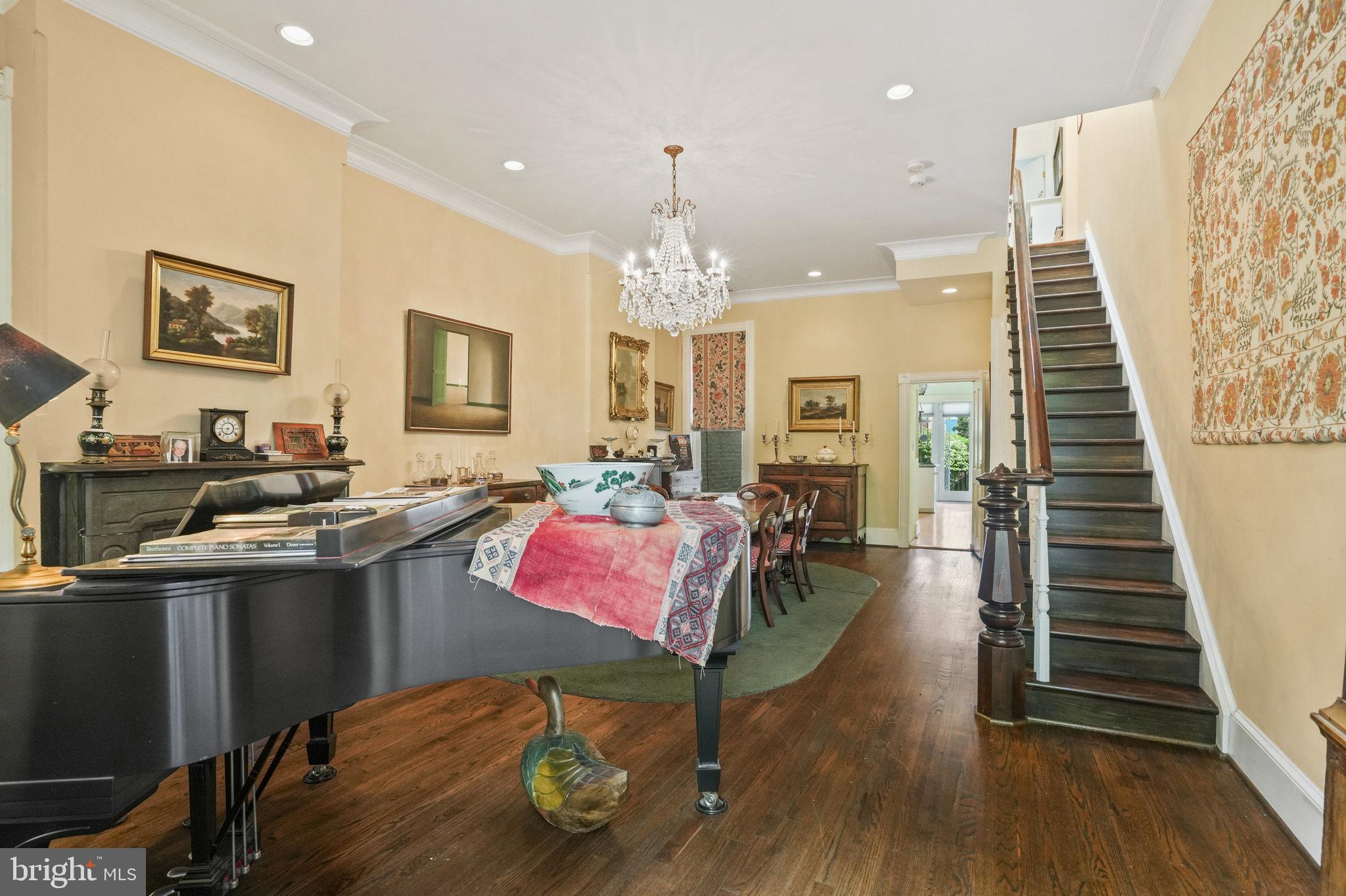 628 A Street Northeast Washington, DC 20002 - Photo 2 of 29 a very nice looking room with many windows