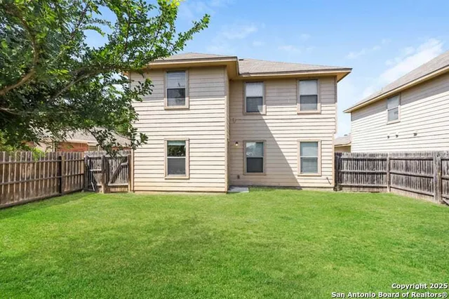 $1,700 | 822 Robillard Lane, San Antonio, TX 78221
