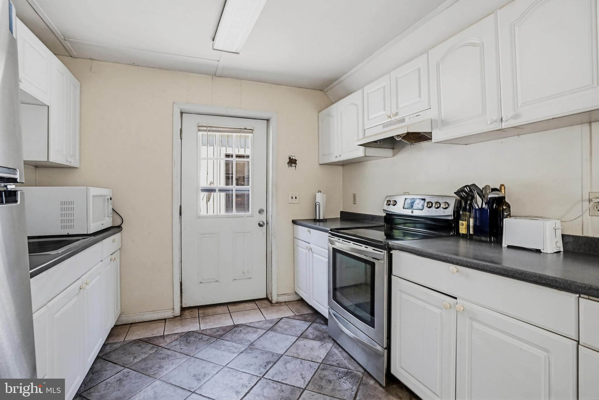 5123 Chalk Point Road West River, MD 20778 - Photo 38 of 42 Apartment kitchen
