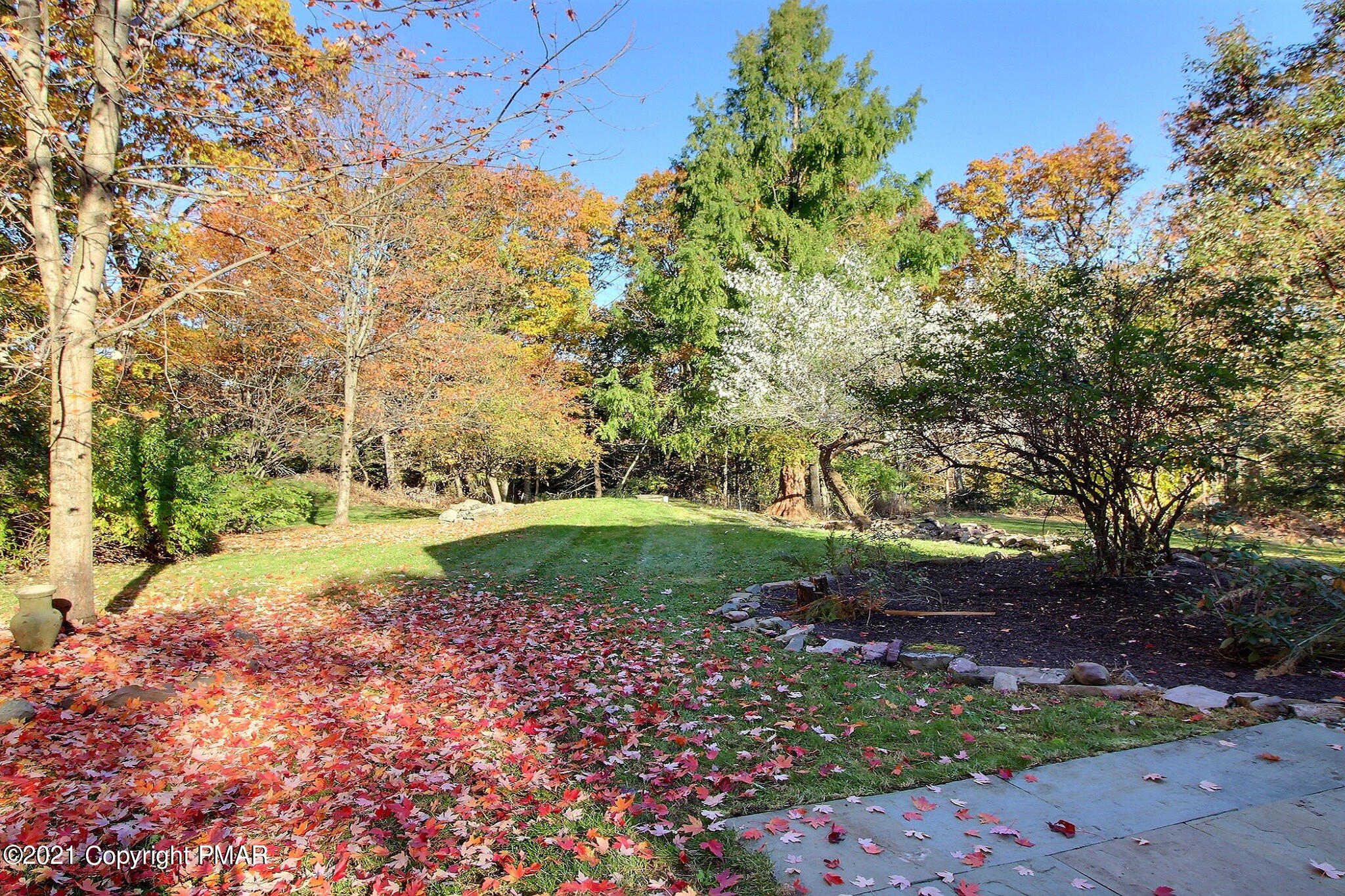 304 Ridge Road Stroudsburg, PA 18360 - Photo 5 of 29 Rear Yard