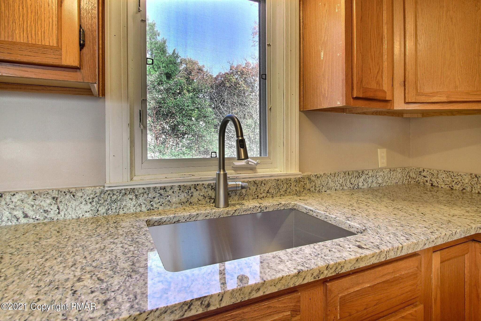 304 Ridge Road Stroudsburg, PA 18360 - Photo 8 of 29 Sink