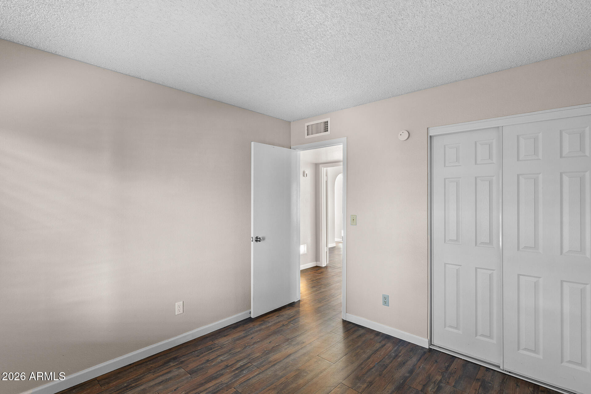 7267 West Charter Oak Road Peoria, AZ 85381 - Photo 28 of 45 a view of an empty room