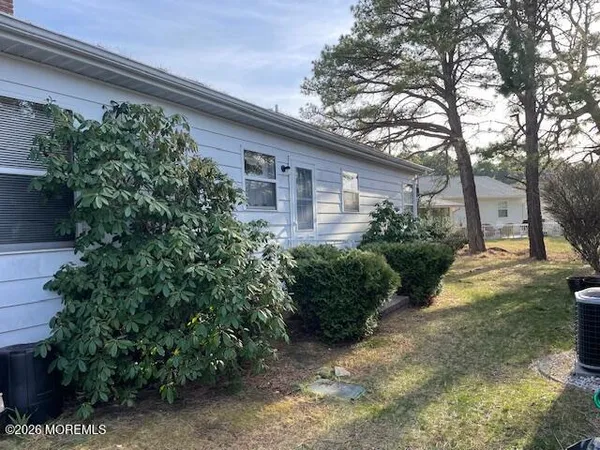 $270,000 | 154 Davenport Road, Toms River, NJ 08757