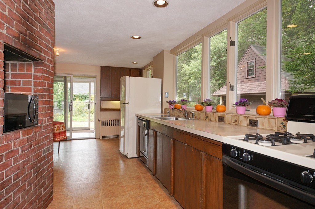 20 Jefferson Road Winchester, MA 01890 - Photo 8 of 24 Gallery Image 8
