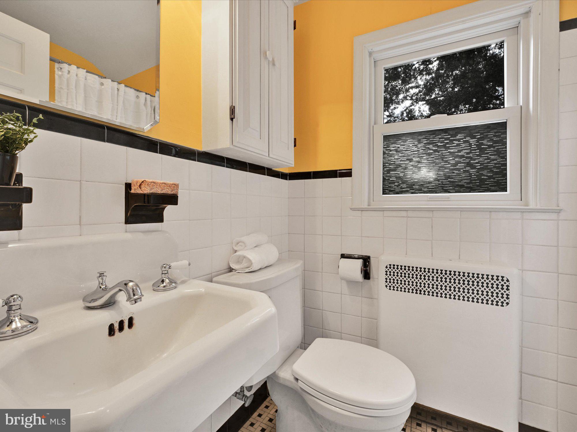 1715 Letchworth Road Camp Hill, PA 17011 - Photo 26 of 33 Upstairs Full bath