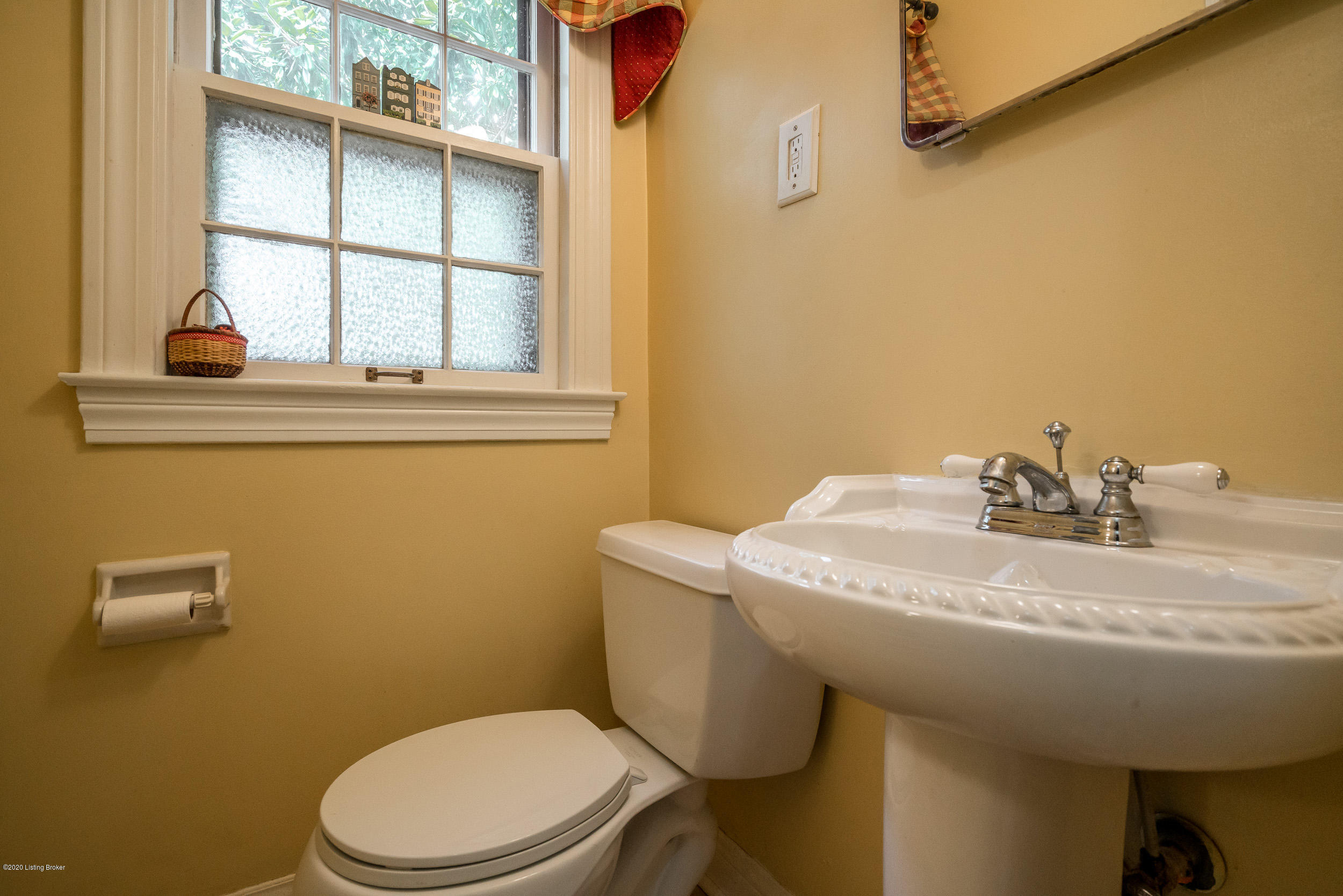 202 Tyne Road Louisville, KY 40207 - Photo 22 of 40 202 Tyne Road-22