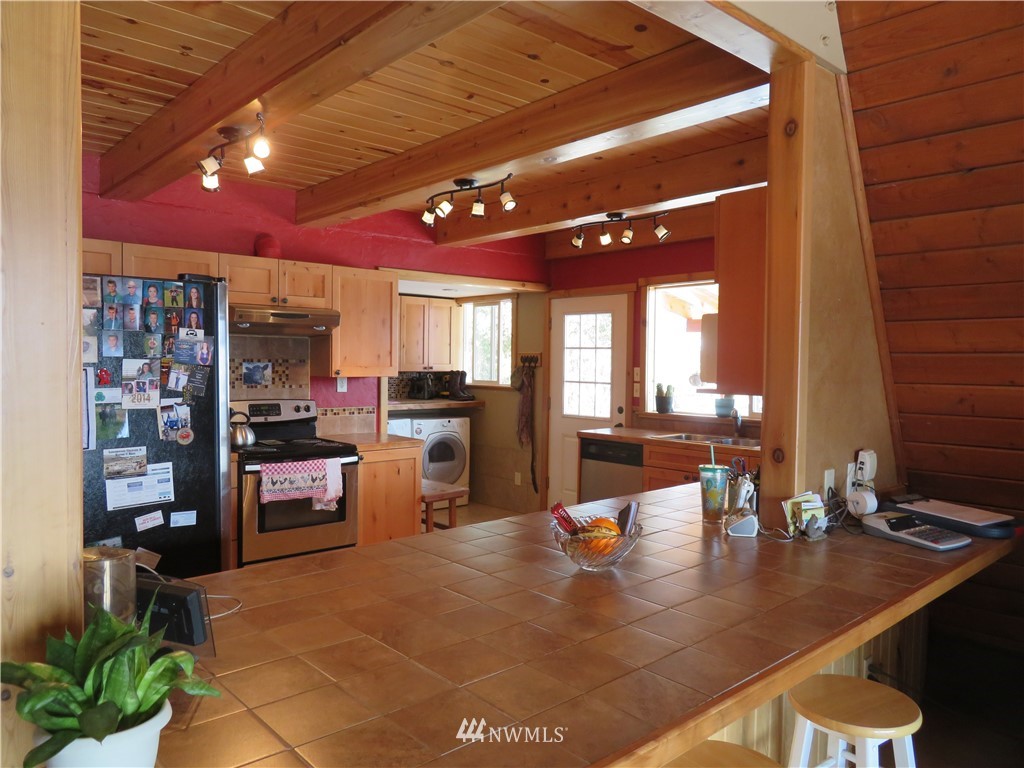 162 Klondike Road Republic, WA 99166 - Photo 4 of 25