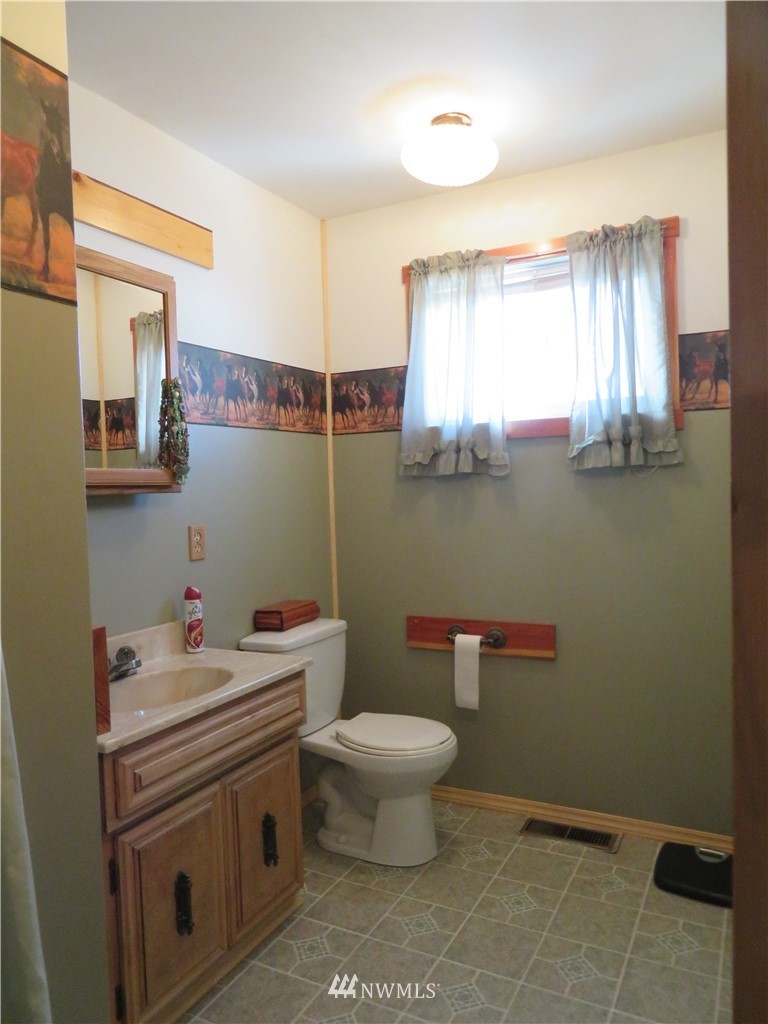 162 Klondike Road Republic, WA 99166 - Photo 8 of 25