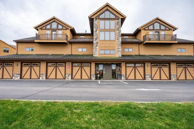 $310,000 | 2011-5 South Czech Avenue, Unit 3005, Arkdale, WI 54613