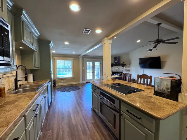 $2,750 | 114 Elmwood Street, Huntsville, TX 77320