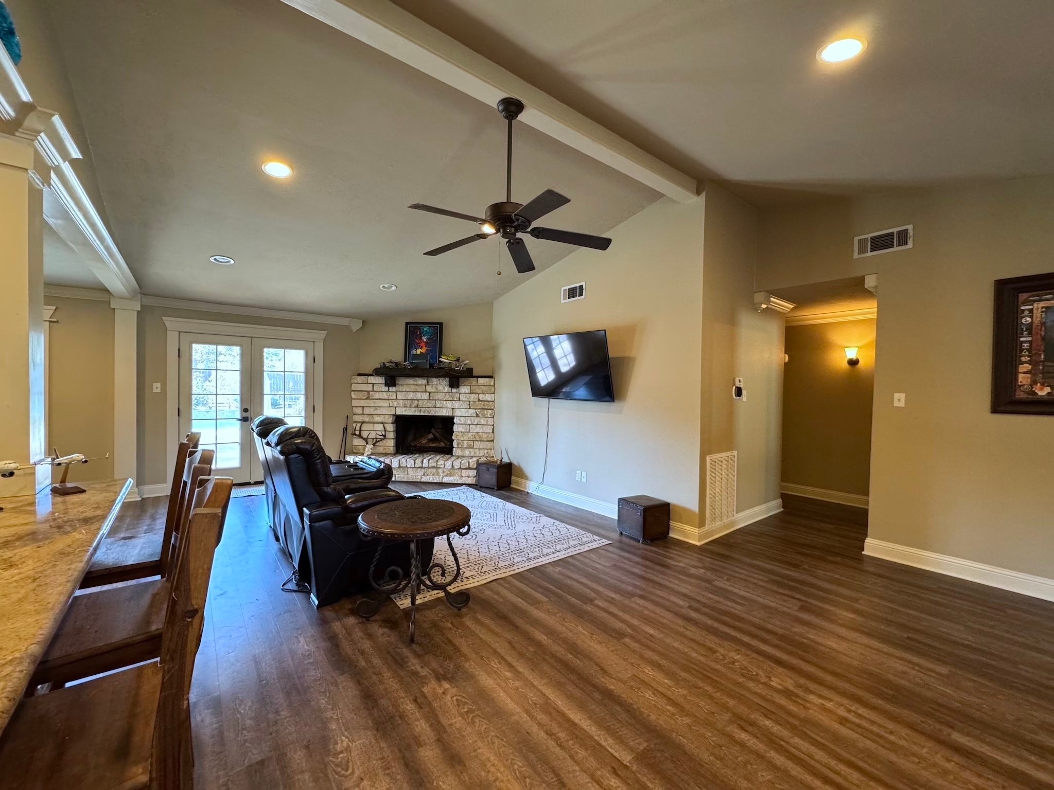 114 Elmwood Street Huntsville, TX 77320 - Photo 7 of 18 a living room with furniture