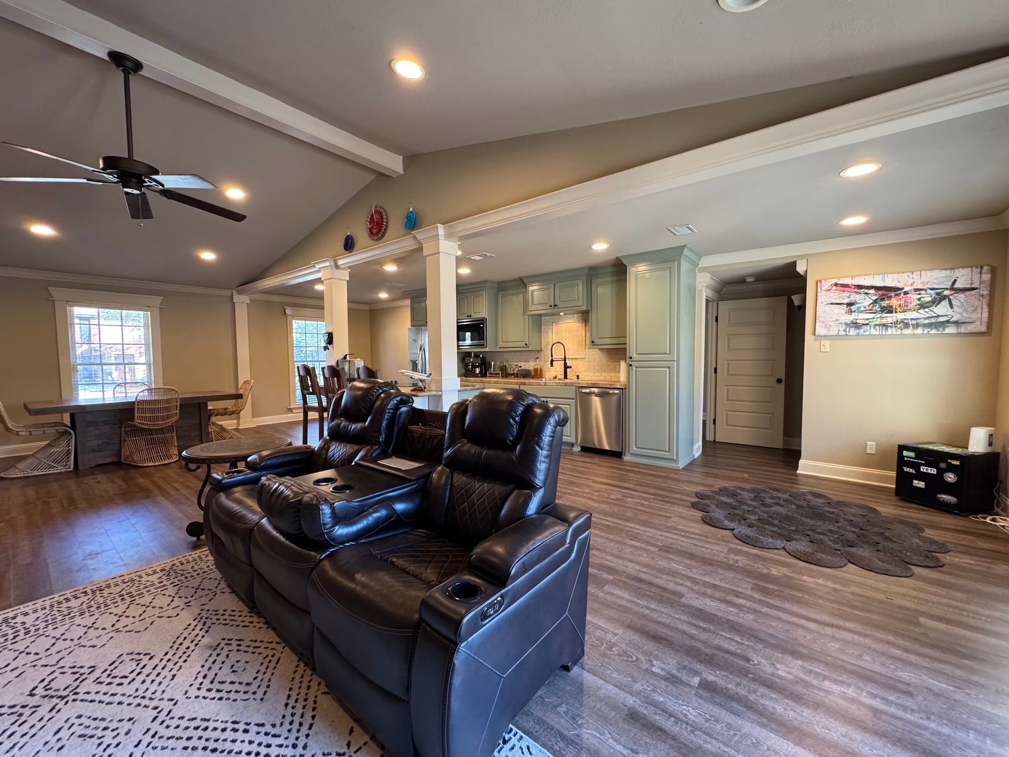 114 Elmwood Street Huntsville, TX 77320 - Photo 8 of 18 a living room with furniture