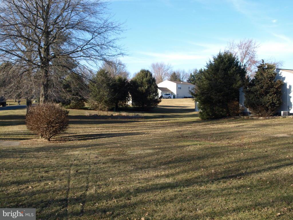 152 Nicholas Road Lancaster, PA 17603 - Photo 3 of 22