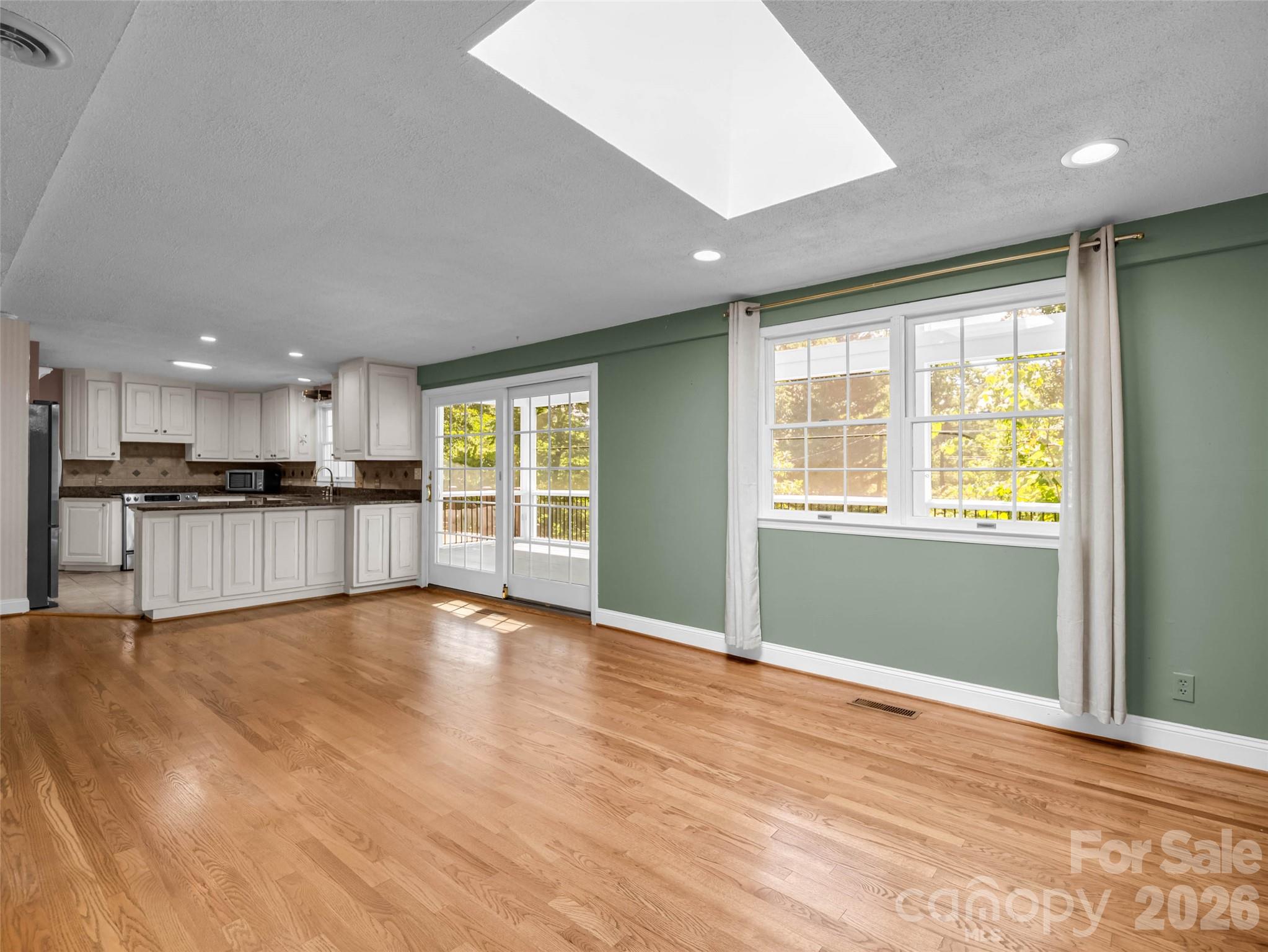 52 Forest Road Asheville, NC 28803 - Photo 13 of 48