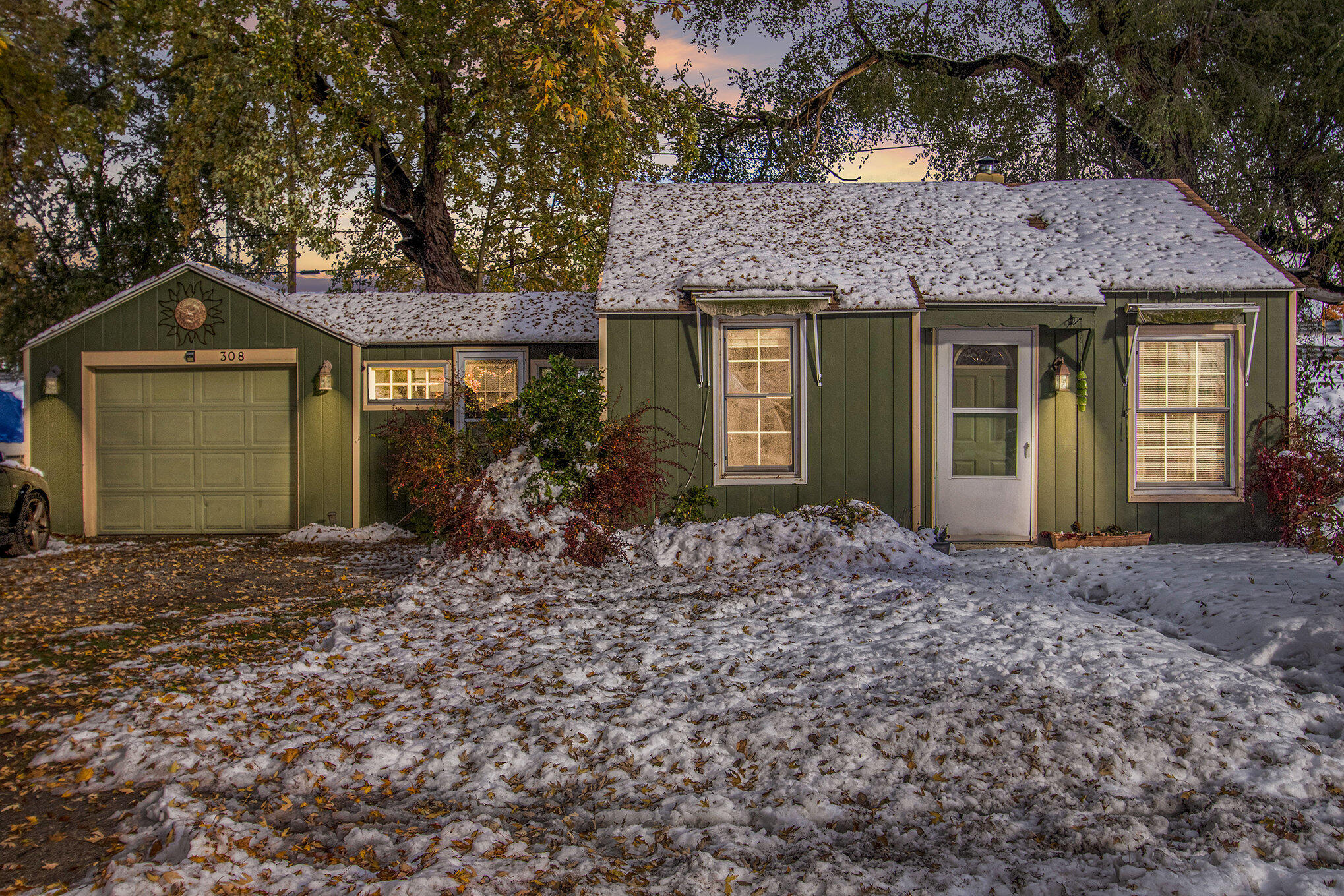 308 Maple Street Spring Lake, MI 49456 - Photo 1 of 22 001_s22a2445-twilight