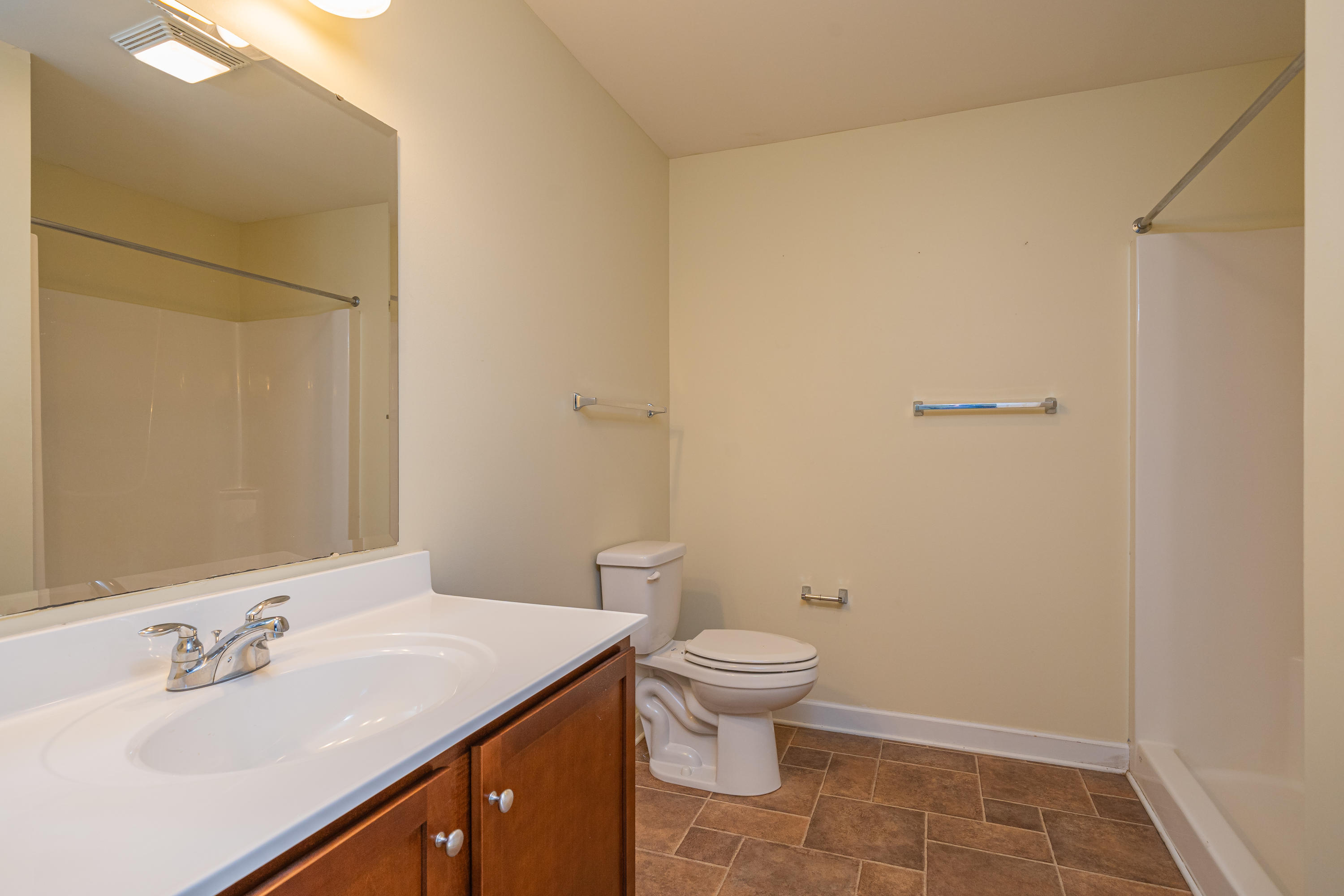6627 Roanoke Road Fincastle, VA 24090 - Photo 11 of 22 Bath