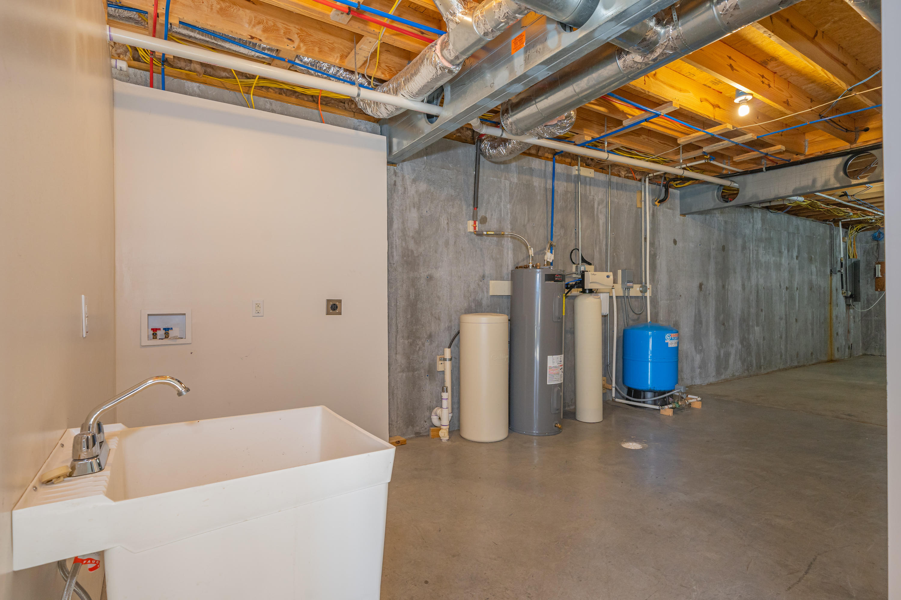 6627 Roanoke Road Fincastle, VA 24090 - Photo 14 of 22 Basement