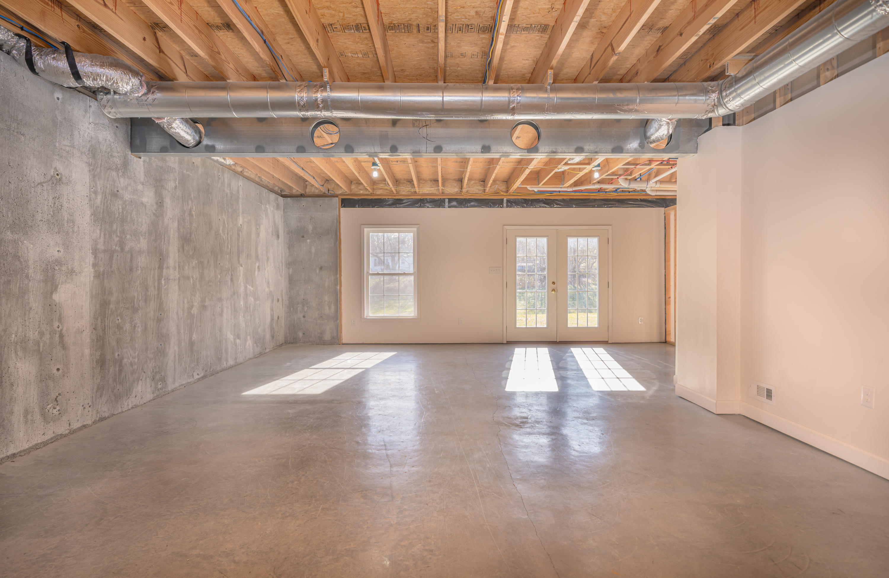 6627 Roanoke Road Fincastle, VA 24090 - Photo 17 of 22 Large walkout basement