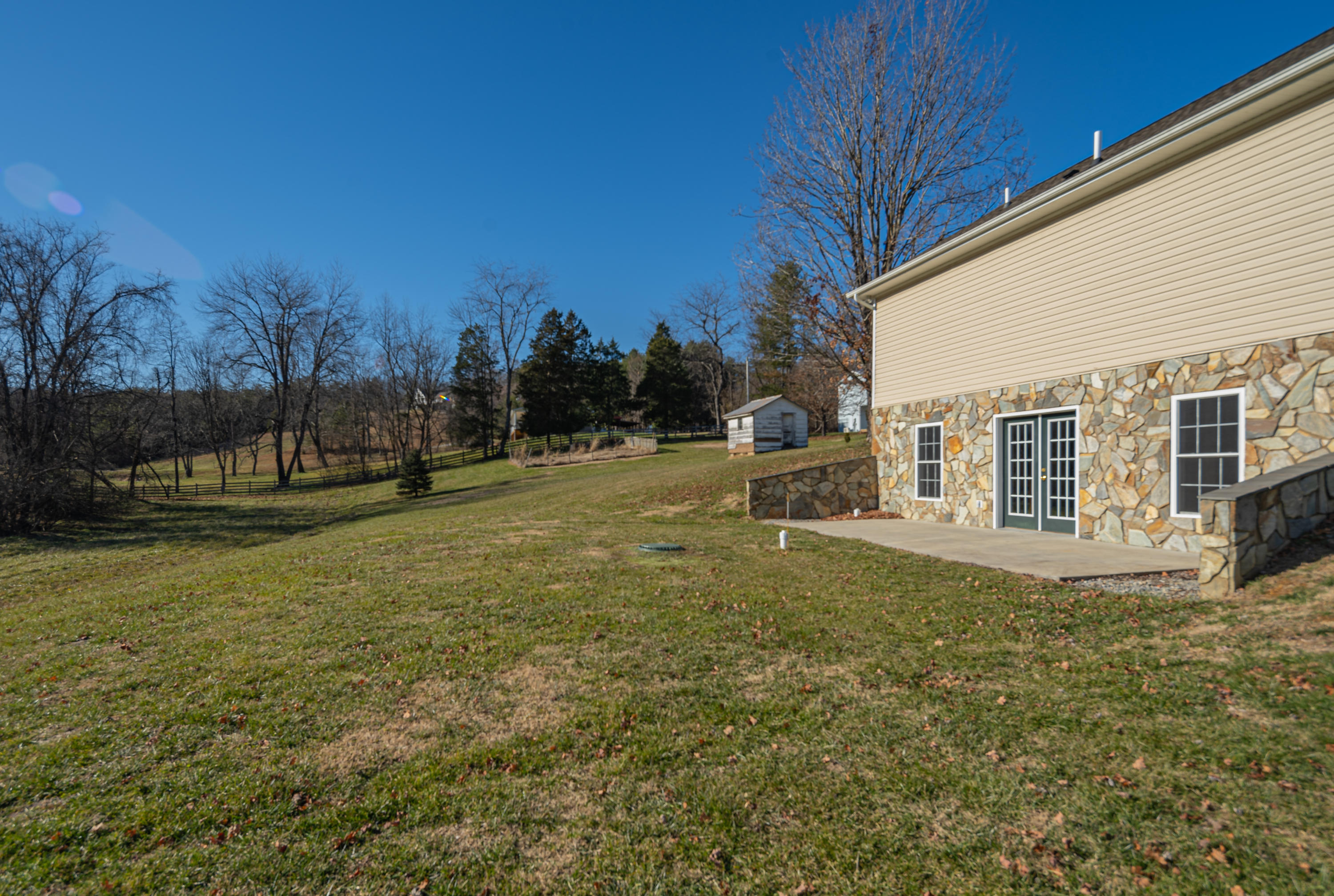 6627 Roanoke Road Fincastle, VA 24090 - Photo 21 of 22 Home view