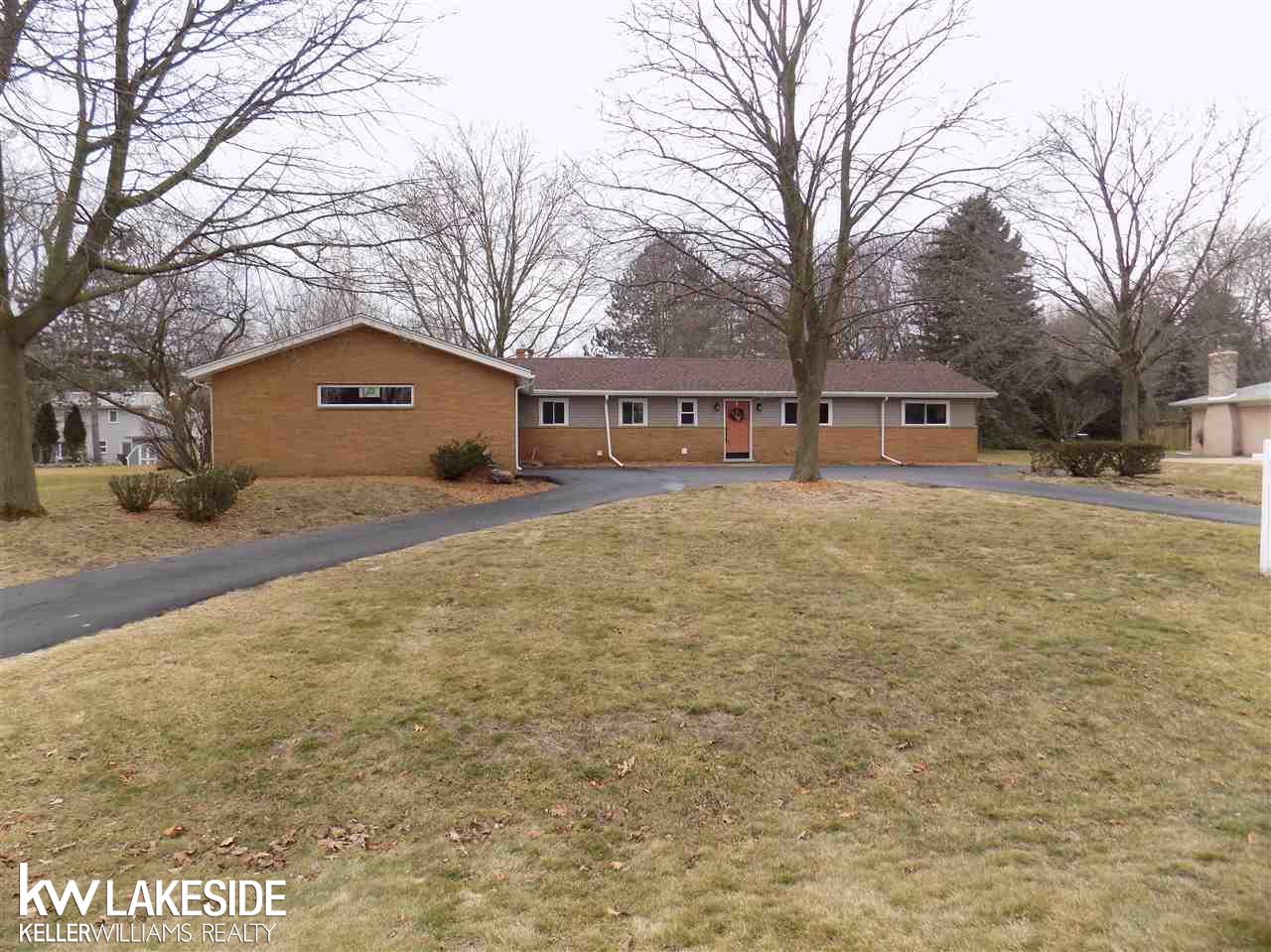 344 East Maryknoll Road Rochester, MI 48309 - Photo 3 of 37 31309626-2.JPG