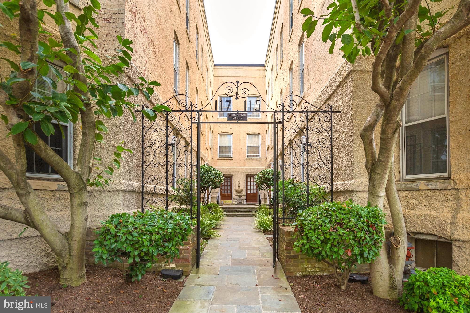 117 E Street Southeast, Unit 102 Washington, DC 20003 - Photo 3 of 27