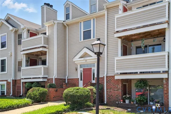 $235,000 | 2431 Stembridge Court, Unit J, Henrico, VA 23238