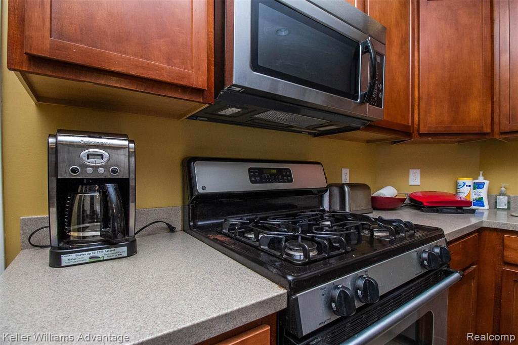 49692 Great Falls Road Canton, MI 48188 - Photo 13 of 38