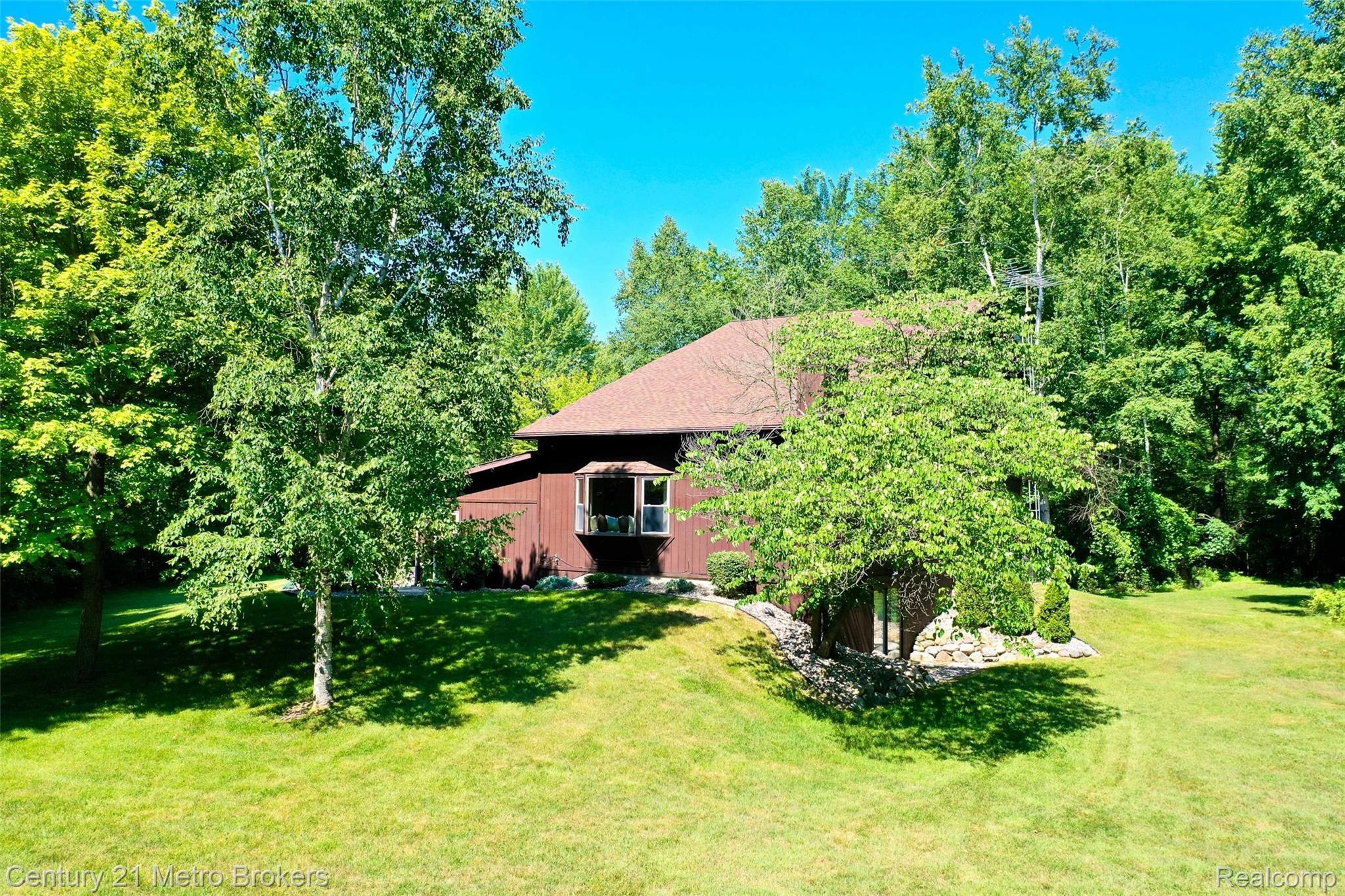 9341 Pettit Road Birch Run, MI 48415 - Photo 66 of 76 9341-Pettit-Rd-65 Outside.jpg