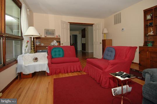 2910 Accokeek Road West Accokeek, MD 20607 - Photo 9 of 22 Living Room