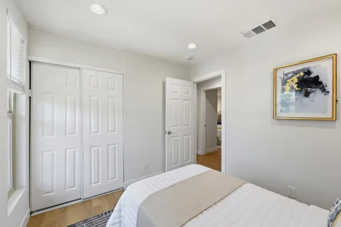 $898,000 | 209 Red Oak Drive East, Unit F, Sunnyvale, CA 94086