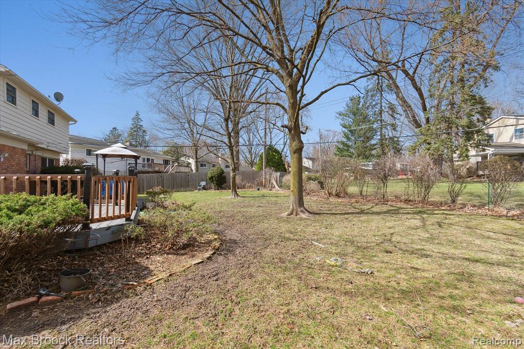 30244 Barwell Road Farmington Hills, MI 48334 - Photo 41 of 44