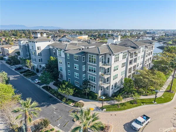 $949,990 | 4060 Tradewinds Drive, Oxnard, CA 93035