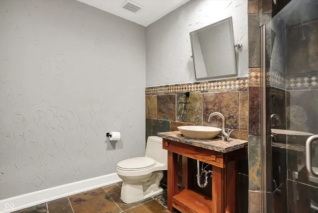 $1,349,900 | 8191 South Bayview Court, Trafalgar, IN 46181