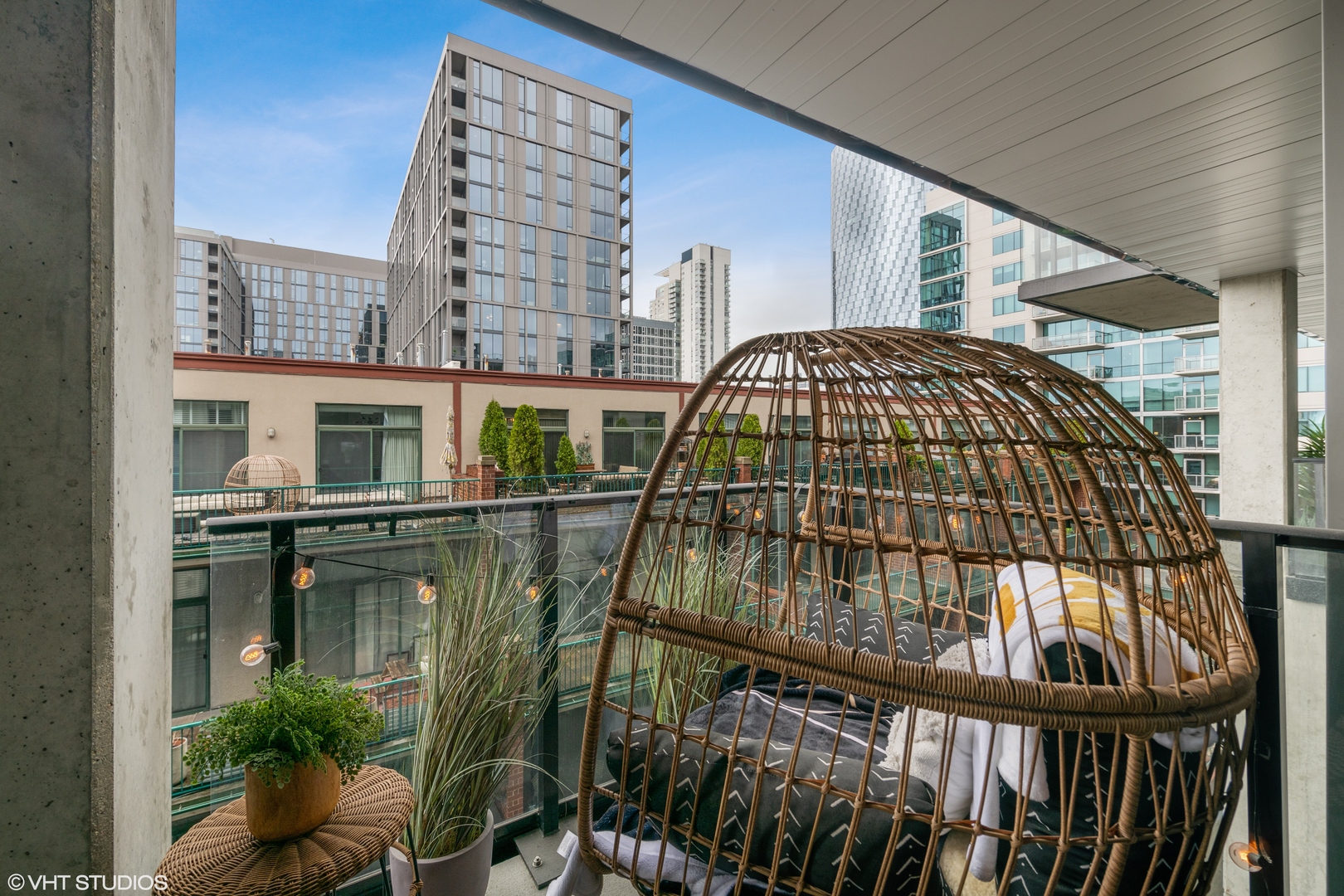 111 South Peoria Street, Unit 503 Chicago, IL 60607 - Photo 27 of 29 a view of swimming pool from a balcony