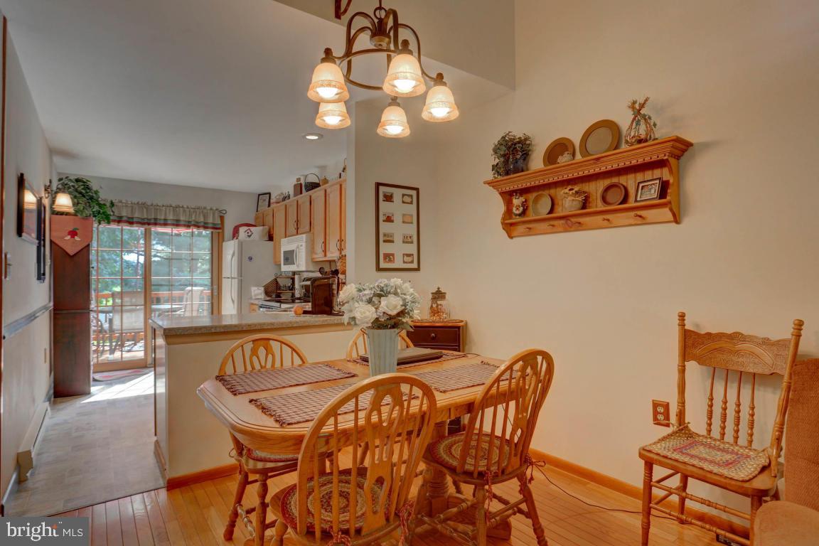 621 South Cedar Street Lititz, PA 17543 - Photo 4 of 36