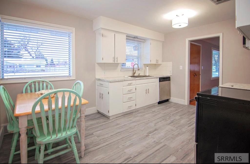 211 East Pine Street Shelley, ID 83274 - Photo 8 of 39 Eat In