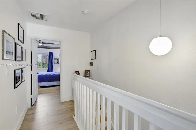 a view of livingroom with furniture