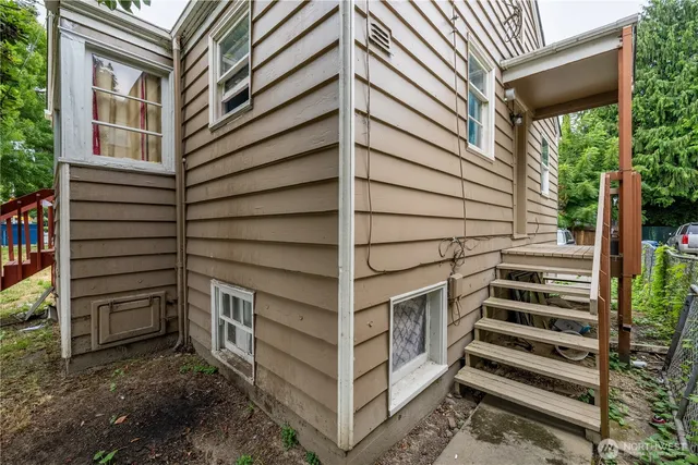 a view of a back side of house